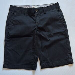 Banana Republic Black flat front women’s Bermuda short.  Size 6